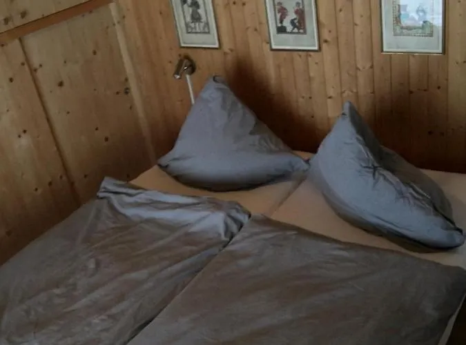 Haus Schwarz * Савоньин