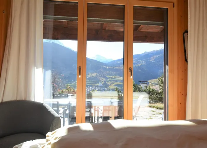 Haus Schwarz * Савоньин