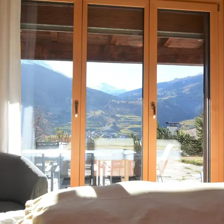 Haus Schwarz * Savognin